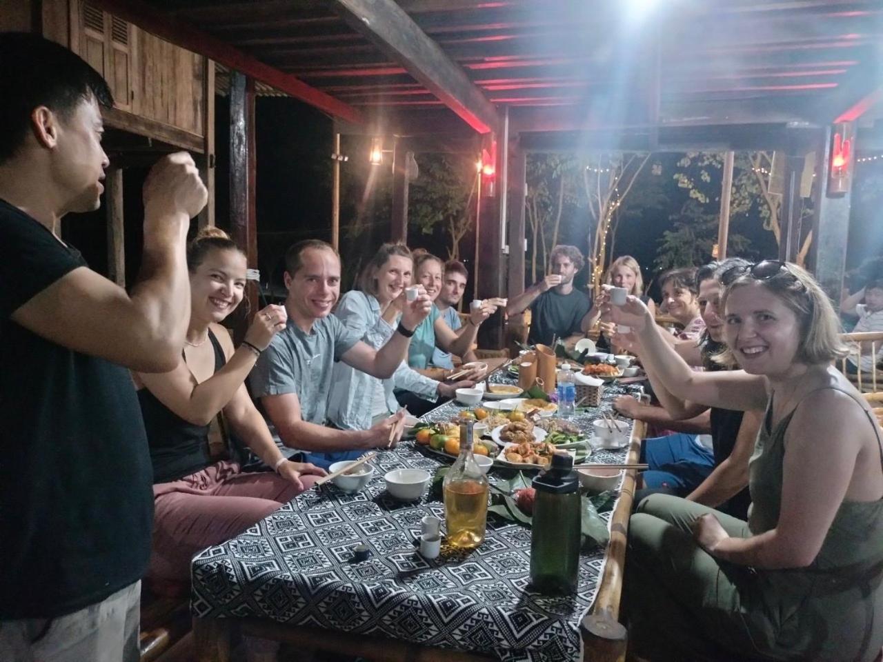 Truong Huy Homestay Mai Chau Exteriör bild